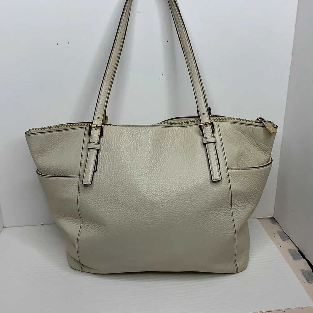 Michael Kors Jet Set Tote in Vanilla